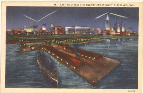 Cleveland 9th Pier Night.jpg (75628 bytes)
